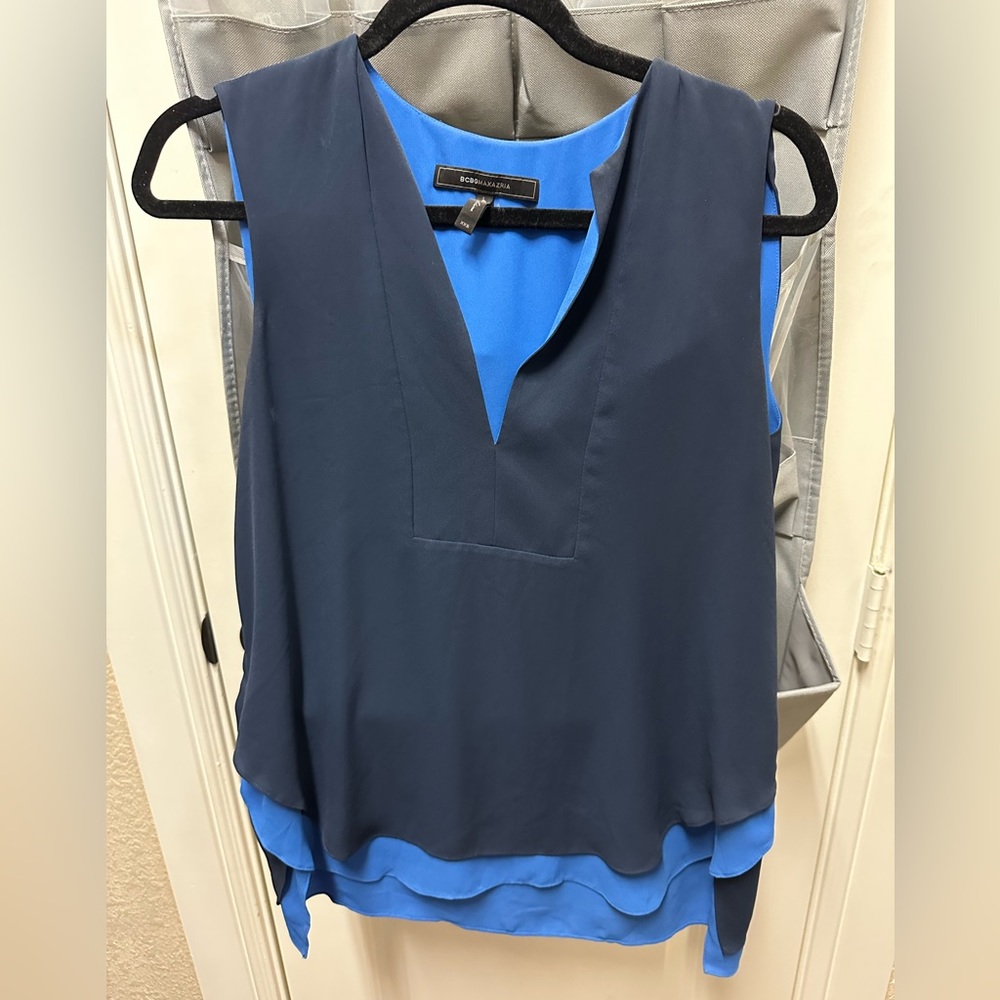 BCBG color block top